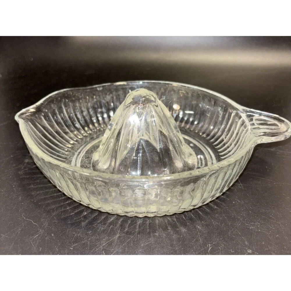 Vintage Clear Glass Lemon Orange Citrus Juice Maker Squeezer Reamer Juicer